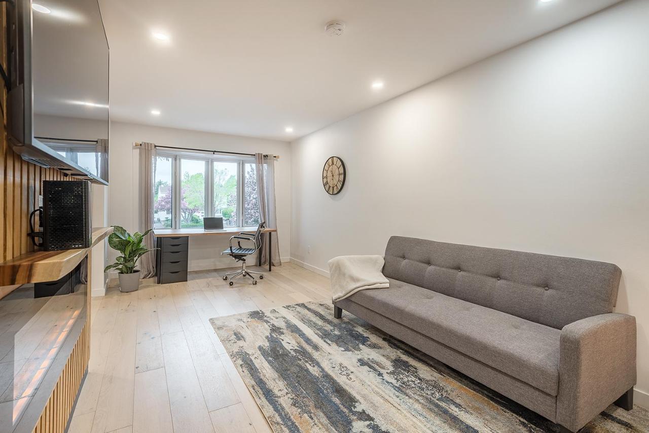 ברוסארד Free Parking Prime Location New Modern Condo מראה חיצוני תמונה